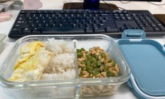 女子被要求每天给领导带饭但不给钱
