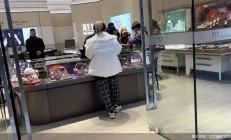每克金价下降30余元 一路高涨的黄金迎来消费新高潮父母爱情：安杰花钱如流水，江德福为何坐视不管？原因有四点